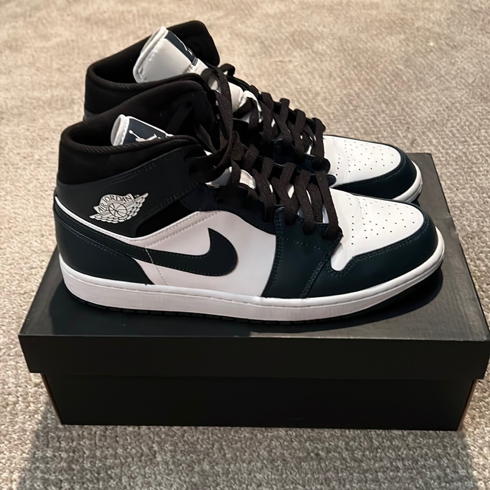 Jordan 1 Mid Armory Navy